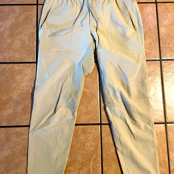 Never Worn Men’s Lululemon Pants - Picture 1 of 2